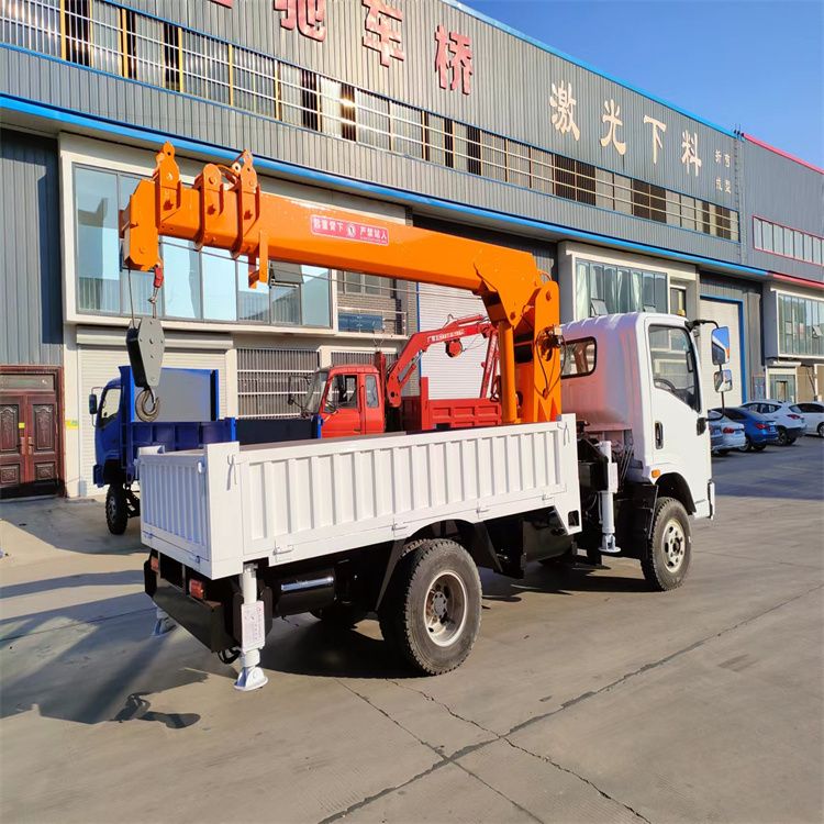 鹿野乡三轮随车吊定制 农用改装机自备吊中瑞长期出售